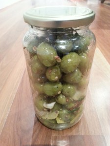 Marinated olives, recipe, garlic, chilli, herbs, Silician, Kalamata